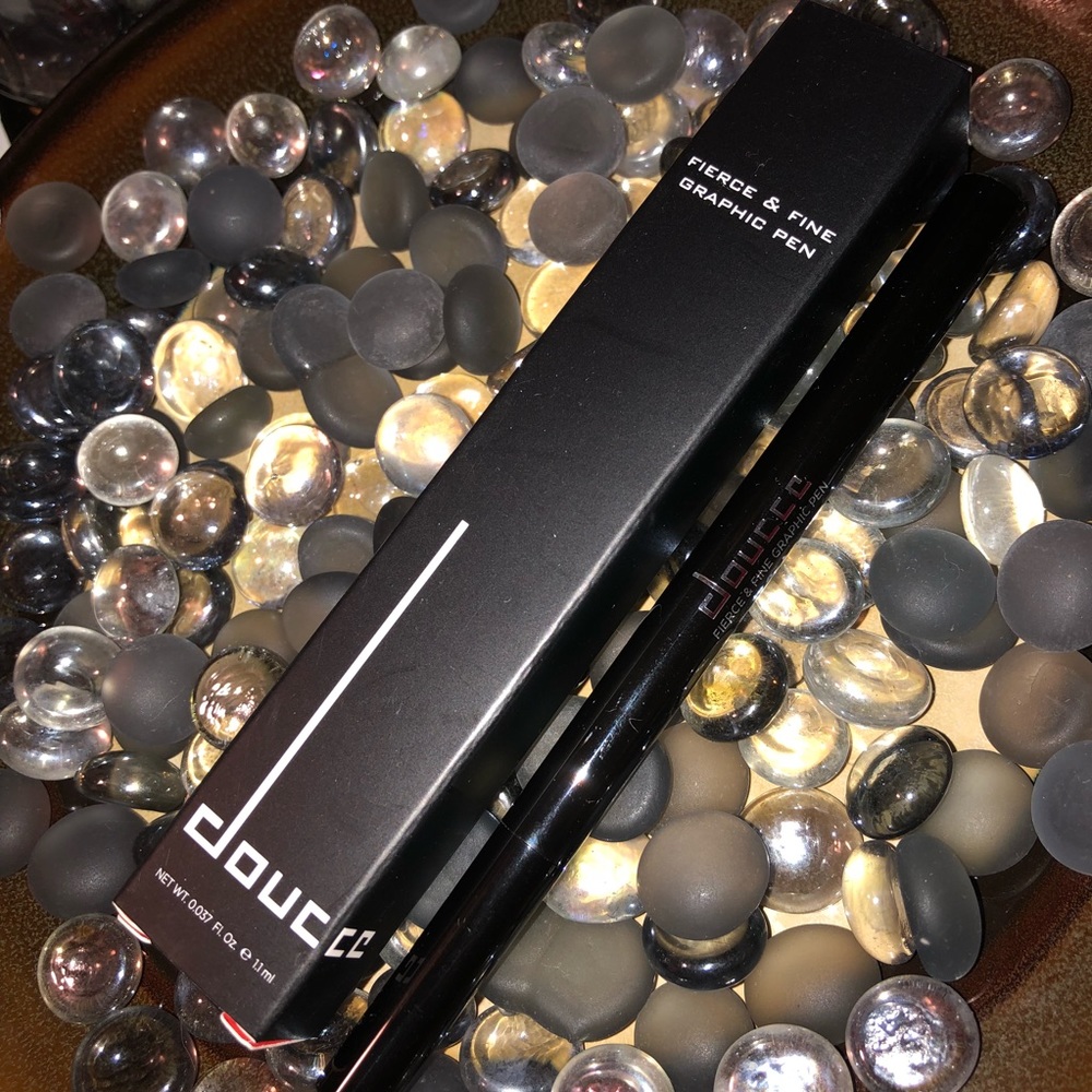 Doucce Fierce and Fine Graphic Pen
